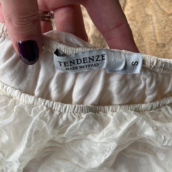 Gorgeous tone on tone silk polka dot blouse - Picture 2 of 3